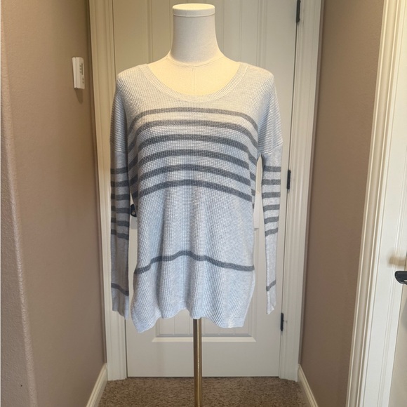 GAP Sweaters - GAP Gray Knit Sweater